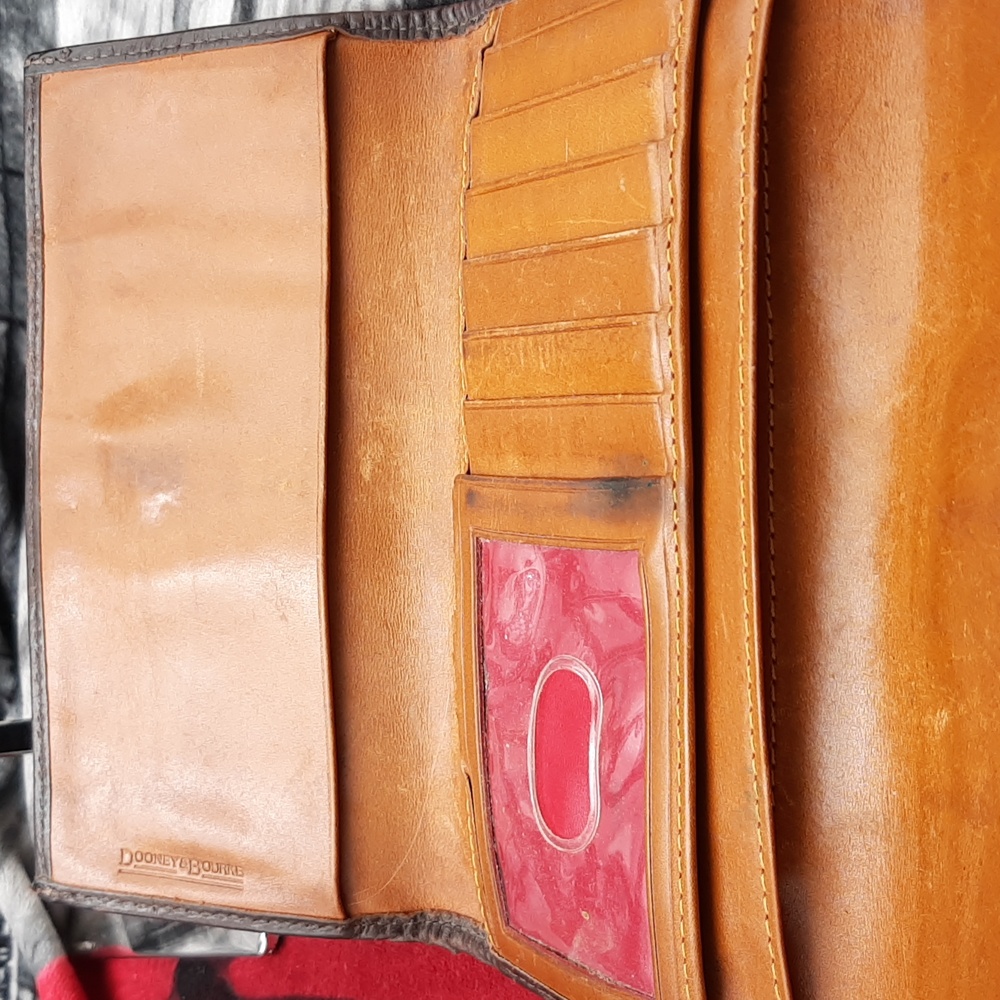 Dooney & Bourke Continental Clutch - Picture 8 of 8